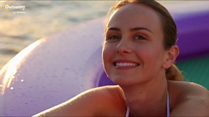 Outsunny 8FT Inflatable Water Hammock, Round Floating Ring Raft for Adults, Heavy Duty Inflatable Floating Dock Platform with Mesh for for Lakes, Pools, Oceans, Blue