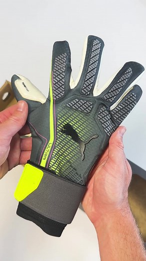 A new look for Puma 👀 #goalkeepergloves | #PumaFootball | Just keepers