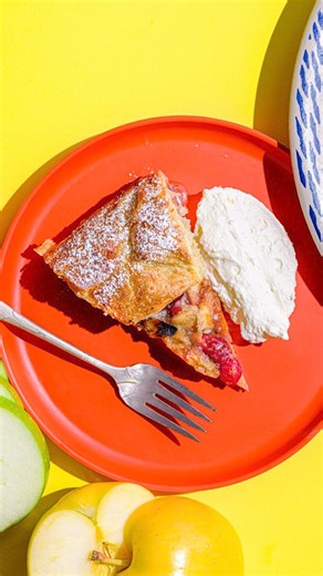 ChefSteps on Instagram: "For the host (or guest) who knows that dessert might be the last thing they taste, but it’s the first thing they remember. Whether you’re pie-curious or pie-obsessed, you can deliver a show-stopping Thanksgiving dessert without stress, guesswork, or last-minute baking chaos. We’ll help you pick your signature sweet, master the make-ahead timing, and finish with slices that stand tall and shine. Classic. Rustic. Modern. No-crust. Your call. Your credit. Link in bio to cho