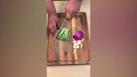 How to make chicken and broccoli stir-fry noodles