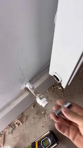 How to extend radiator valve tails! Pipework too short! #howto #diy #asmr #subscribe #youtubeshorts | Plumber Shorts