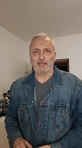 ABRUZZO AL VOTO, INCUBO D'ANDREA PER IL GOVERNO MELONI Luciano D'Amico, economista ed ex rettore dell’Università di Teramo, è la scommessa del Pd e dei 5 stelle dopo l’unica vittoria elettorale ottenuta in coppia con la rielezione al primo turno a sindaco di Teramo Gianguido D'Alberto Definito civico, in quanto senza tessere di partito, D’Amico dice di preferire il voto clientelare al “voto di relazione” che produca il voto di consenso, con programma fotocopia per metodo e contenuti a quello pro