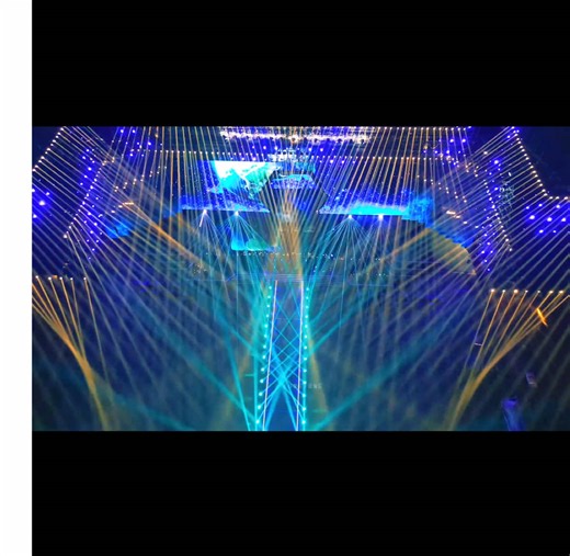 Hot-selling product beam series: mini230W, beam260W, beam280W, beam295W, beam380W prism king (original Philips light bulb), beam380W, beam480W 3in1 (CMY CTO), LED400W 3in1 (CMY CTO). High power and high brightness. Original Philips light bulbs and Osram light bulbs The price is favorable, the quality is good, and OEM is available. Perfect for rentals, bars, concerts, banquet halls, clubs, etc. Welcome to inquire. Factory direct sales, do you like it? 350W three-in-one mobile headlight 380W three