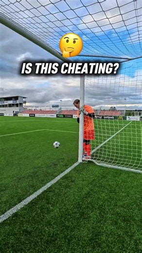 What’s your opining on this?💭 cheating or not? @t1tan 🧤 #gkunion #viral #gkfam #football #fup #goalkeeper #keeper #foryou