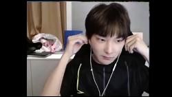 【4AM魏无羡】在33直播间开演唱会，听说33回来后慌忙下播的wwx。弹幕：好听好听，但你拿错麦了