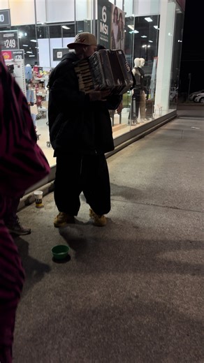 Santa Fe Klan: La Onda y Sus Mejores Canciones