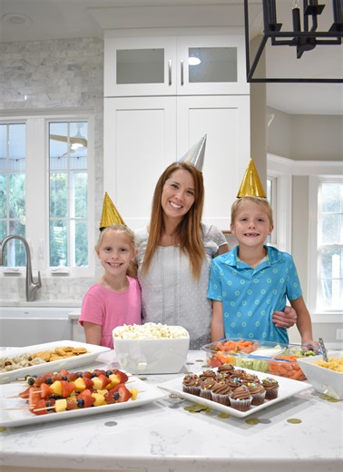 6K views · 16 reactions | Ever heard of a 'Noon' Year's Eve party?  It's the perfect way for you and your kids to celebrate early with their friends! And what's even better is you can use Harris Teeter Pickup to get everything you need to make this super quick and easy.  What fun traditions do you celebrate with your kids? Let us know in the comments!  | Harris Teeter | Facebook