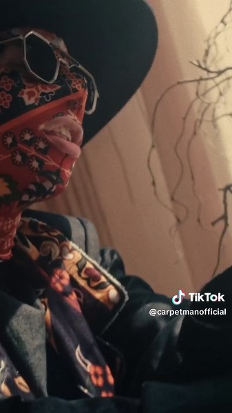 Carpetman Real Face Revealed: Singer Without Mask