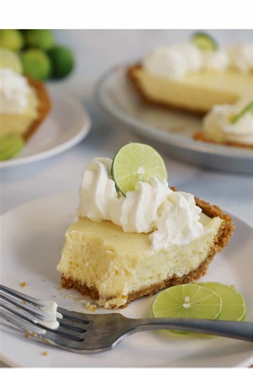 This Authentic Key Lime Pie is one of those desserts I make on repeat. It is bright, tangy, creamy, and just sweet enough to keep you coming back for one more bite. 😍 It’s the perfect treat when you want something fresh and a little different, even in the middle of winter. 💚✨ Trust me, this one never disappoints. https://tarateaspoon.com/authentic-key-lime-pie-recipe/ authentic key lime pie, key lime pie from scratch, homemade key lime pie recipe, classic florida dessert, tangy citrus dessert,