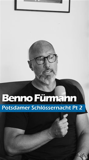 🎤 Wir haben mit Benno Fürmann über Gatsby, die Sehnsucht der Menschen – damals wie heute – und vieles mehr gesprochen. Wer ihn live aus Gatsby lesen hören möchte, sollte sich die Potsdamer Schlössernacht nicht entgehen lassen! ✨ #BennoFürmann #Gatsby #PotsdamerSchlössernacht #Lesung #Interview #Sehnsucht #KulturEvent #LiteraturLiebhaber #myticket #LiveErlebnis | myticket.de