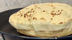 Easy Turkish Bazlama Flatbread Made in a Pan