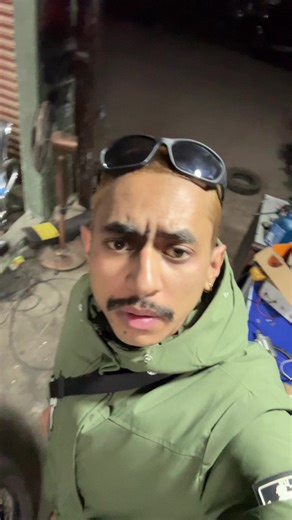 La aba suta: Un vlogger divertido en acción