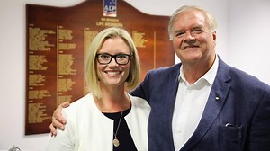 Kim Beazley sworn in as new governor