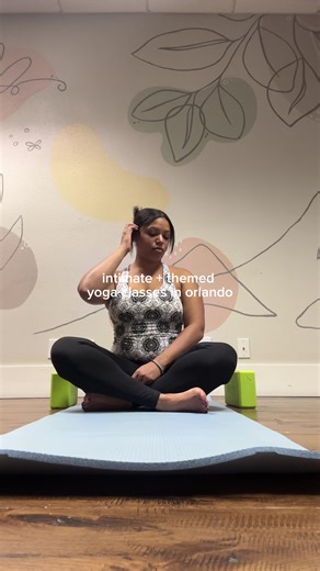 intimate small group yoga in central Florida hosted by @coastal.calm.yoga 🧘🏽‍♀️ each class meets for coffee or ice cream before class starts! This is a great way to connect with people and make friends 🤍 #orlando #thingstodoinorlando #yoga #yogaflow #wellness