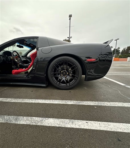 Exploring the Features of the C5 Corvette