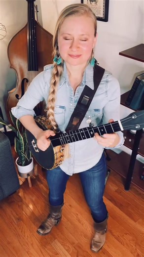Learned banjo during the pandemic #banjo #oldtime #buckdance #clogging #flatfoot #bluegrass #folkmusic #americana #nashville #tennessee #cowgirl