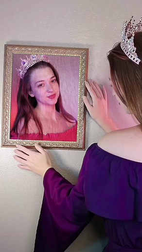 #POV the Queen holds a dark secret #fantasy #crazycae #cynical #Queen #witch #foryoupage #spooky