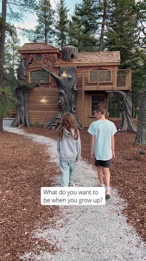 Building Wendy Darling's House with Peter Pan and the Lost Boys