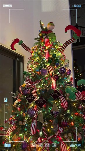 Christmas Tree Transformation ✨🎄 From simple to stunning — let the holidays begin!