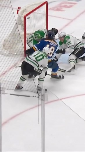 Take a bow, Robert. 👏 Thomas shows off his dangles before putting the puck in the top corner to tie the game. | Sportsnet