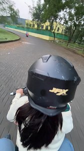 Tips Belajar Naik Motor: Panduan Mengajari Cewek Naik Motor