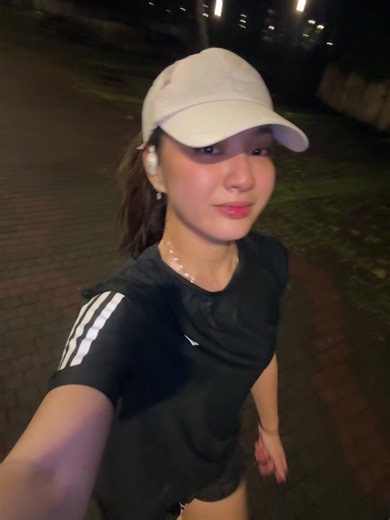 20 (@honeyheartlesss)’s videos with Fireproof - One Direction