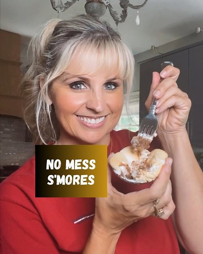 711K views · 1.5K reactions | Enjoy mess-free s'mores by using individual graham cracker crusts. Place half of a Hershey bar (6 squares) and 3-4 large marshmallows on top. Bake in the oven at 350°F for 8-10 minutes, keeping an eye on them until they turn a perfect golden brown. These treats are delicious and easy to eat! #smores #easyrecipes | A Charming Abode | Facebook