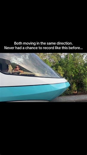 Disney Monorail: Ride in the Same Direction | Disney World