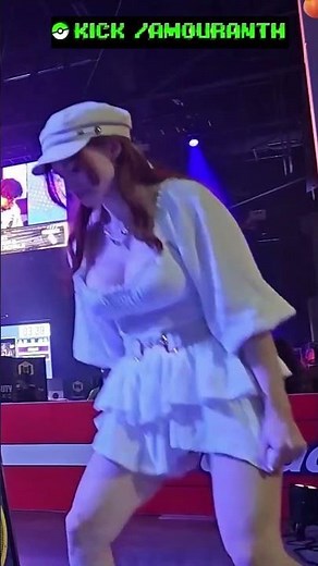 Amouranth Goes Hard at Dreamhack!