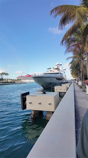 Moving to Miami with the right mindset & staying disciplined. You will be rich. #miami #entrepreneur #motivation #yacht