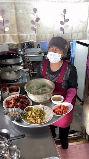 구미 산동 난방도 안되는 겨울 시골부엌 #이선이칼국수 특허받은 칼국수면은 참마.콩가루.무.표고버섯등 곡물 칼국수면이 부드럽고 소화가 정말 잘된다. #구미맛집 #구미칼국수 #구미칼국수맛집 #칼국수