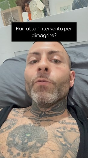 Mi è stato detto che ho mentito. Che il mio cambiamento è dovuto a un intervento bariatrico. La verità? È tutta nei miei video, nelle mie storie, nei giorni documentati uno per uno. L’unico intervento che ho fatto, dopo aver perso oltre 55 kg, è stato un’addominoplastica. Non ho nulla contro chi sceglie la chirurgia bariatrica. Ci sono situazioni in cui è l’unica strada possibile, e chi affronta quel percorso merita rispetto e supporto. Ma la mia storia è diversa, e lo dico con trasparenza, non 