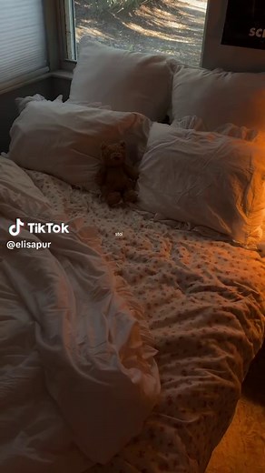 Gloomy Morning Routine for Cozy Rainy Days