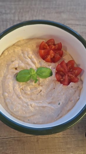 Tomaten-Basilikum-Aufstrich: Ein schnelles Rezept