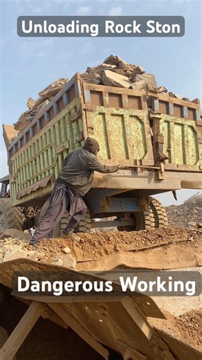 Ohh Dangerous workings Life Rock Unloading #rockcrusher #rockcrushing