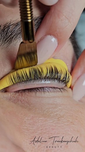 1.4M views · 3.4K reactions | Lash lift process 勺 . . . . Thanks @adelinetrenkenschuh so much for sharing the video. . . . #lashlift #eyelash #eyelashes #lashes #lashsupplies #lashsupplier #beauty #classiclashes #cilios #ciliosdemilhões #classiclashes #lashartist #lashgoals #lashtech #lashtutorial | Abonnie Lashes | Facebook