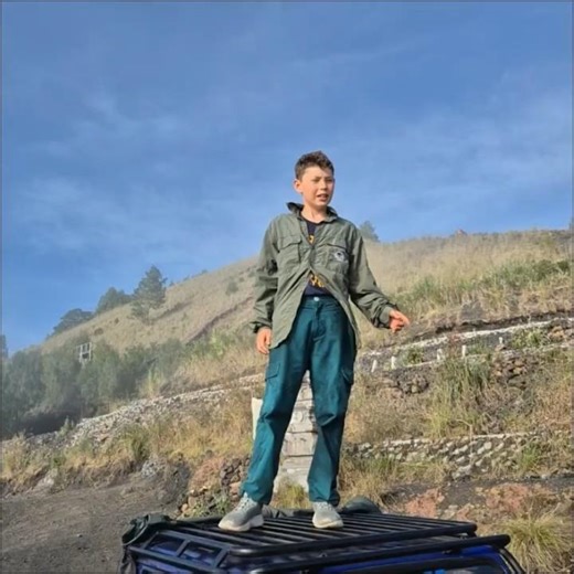 Climbing the volcano #smoke #batur #climb #bali