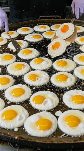 Selling all 3000 fried eggs a day?! Legendary oyster pancake shop in Taiwan. / Taiwanese street food