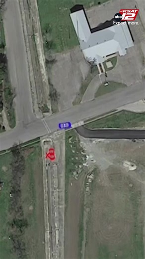 The prosecution in the trial of ex-Uvalde CISD police officer Adrian Gonzales played an approximate animation in court Friday that recreated how and where the gunman emerged at Robb Elementary School on May 24, 2022, as well as how and where the first law enforcement officers arrived on scene. FULL STORY: https://www.ksat.com/news/local/2026/01/16/retired-uvalde-pd-sgt-expected-to-resume-testimony-in-day-9-of-ex-uvalde-cisd-police-officers-trial/?utm_source=facebook&utm_medium=social&utm_campaig