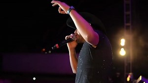 2.1K views · 129 reactions | La carta pa mi gente chambeadora que le echa Chin-gazos a la Vida!!! Y así suena la @bandareynamaria de su servidor ajuaaaa | Alex Rivera | Facebook