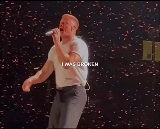 Clip Plix on Instagram: "2017년에 공개된 Imagine Dragons의 **“Believer”**는 발매 직후 전 세계 대중에게 강한 인상을 남기며 밴드를 또 한 번 정상으로 끌어올린 대표곡입니다. 거침없는 드럼 사운드와 에너지가 폭발하는 보컬이 맞물리며 첫 소절부터 강력한 몰입감을 주죠. 하지만 이 노래가 단순한 ‘힘나는 음악’으로만 기억되는 것은 아닙니다. 반복되는 **“Pain! You made me a believer”**라는 외침은, 고통과 상처가 오히려 자신을 단단하게 만들고 앞으로 나아가게 하는 역설적인 메시지를 담고 있습니다. 밴드의 보컬 댄 레이놀즈는 개인적으로 겪었던 어려움과 감정의 싸움을 음악으로 풀어냈고, 그렇기에 많은 사람들이 현실적인 위로와 공감을 느끼게 되었습니다. “Believer”는 이후 광고, 영화, 스포츠 이벤트 등 다양한 장면에서 사용되며 세대를 불문한 ‘에너지의 상징’으로 자리 잡았습니다. 누군가가 스스로를 다시 일으켜 세