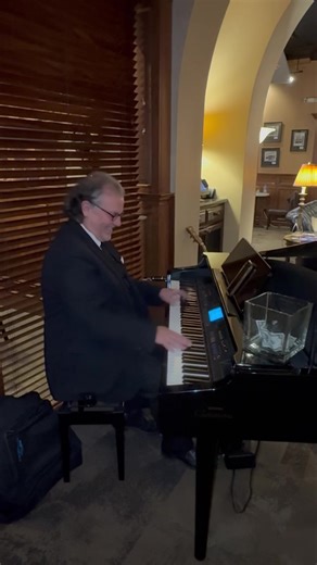 Wonderful evening with our guests and musical entertainer, Travis Riddle. | The Blennerhassett Hotel & Spa