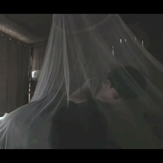 Do u have someone like Pond has to wake u up in the morning? if not,my sympathies cuz u & me r same😂