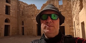 NOVI PUTOPIS Juka obašao dvorce ukrašene lavljim kipovima