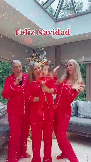 Estas 4 generaciones os desean Feliz Navidad a todos!!!🥰🎄🎁🎉 #Familia #4Generaciones #Navidad #ParaTi #ForYou
