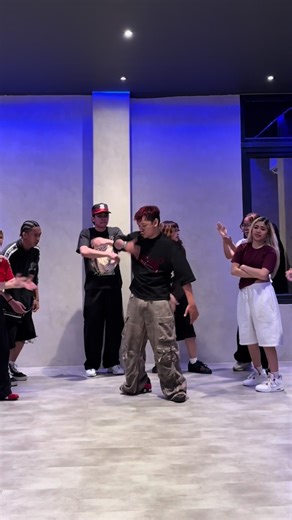 No Hands Dance Tutorial at GC Studios