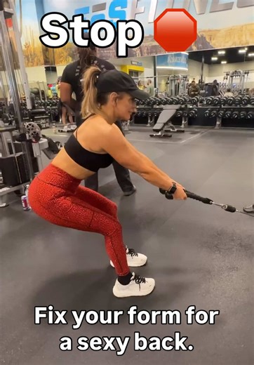Stop wasting your reps! 🛑 If you want a sexy back, you have to stop pulling with your ego and start pulling with your lats. This Rope Low Cable Row is in our February workout plan for a reason; it builds incredible detail and posture. But the magic only happens when the form is dialed in. Quick Check: ✅ Shoulders down (no shrugging!) ✅ Ribs tucked (no arching!) ✅ Lead with elbows ✅ Squeeze and hold the peak Fix your form, and let’s get those gains together! #BackDay #FormFix #CableRows #Fitness