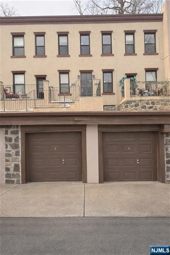 260 Undercliff Ave 2 #2, Edgewater, NJ 07020 - MLS 26004110 - Coldwell Banker