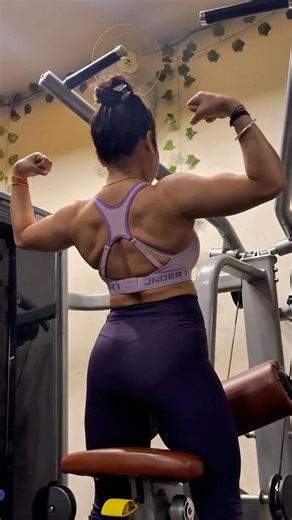 Back Muscle Flex 🔥 | Fitness Motivation #shorts #viral #gym #youtubeshorts