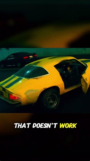 Bumble Bee Changes Form / Transformers (2007)